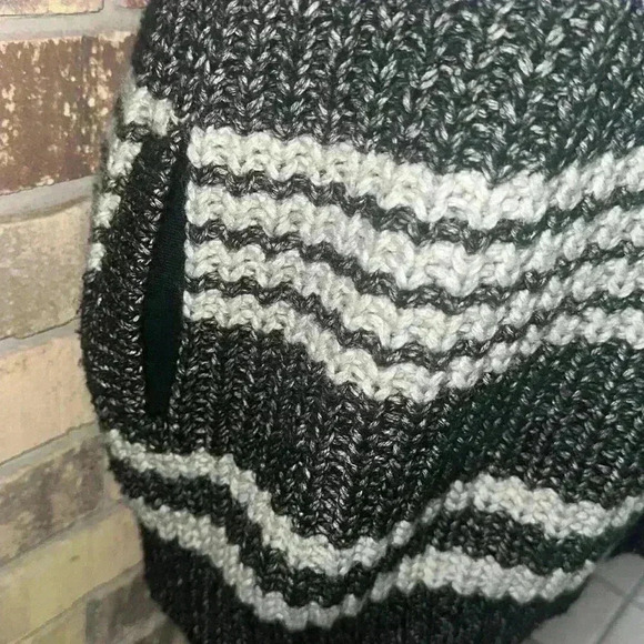 Victoria Secret women’s knitted sleeveless cardigan shawl sweater size M - Picture 15 of 15